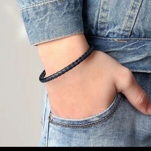 Unisex/Men’s Black Leather Stainless Steel Magnetic Closure Bracelet, Size 8.25”